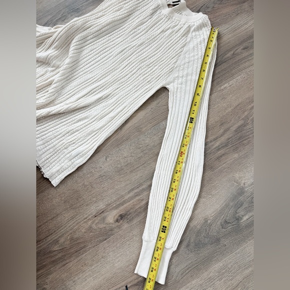 Elie Tahari Cloud White Sweater Cable Knit Silk Pullover cottage farmhouse M - Picture 15 of 15